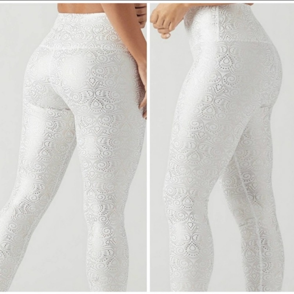 Like new GLYDER White/Rose Gold Leggings